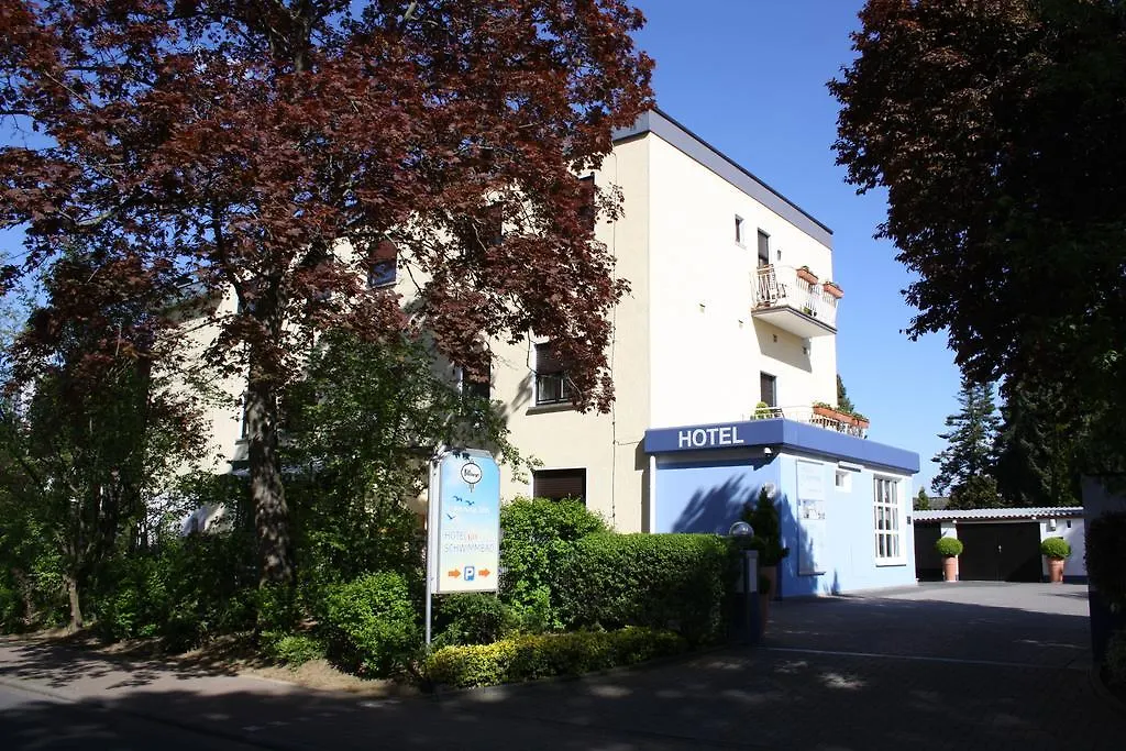 Hotel Am Schwimmbad Hattersheim am Main 3*,