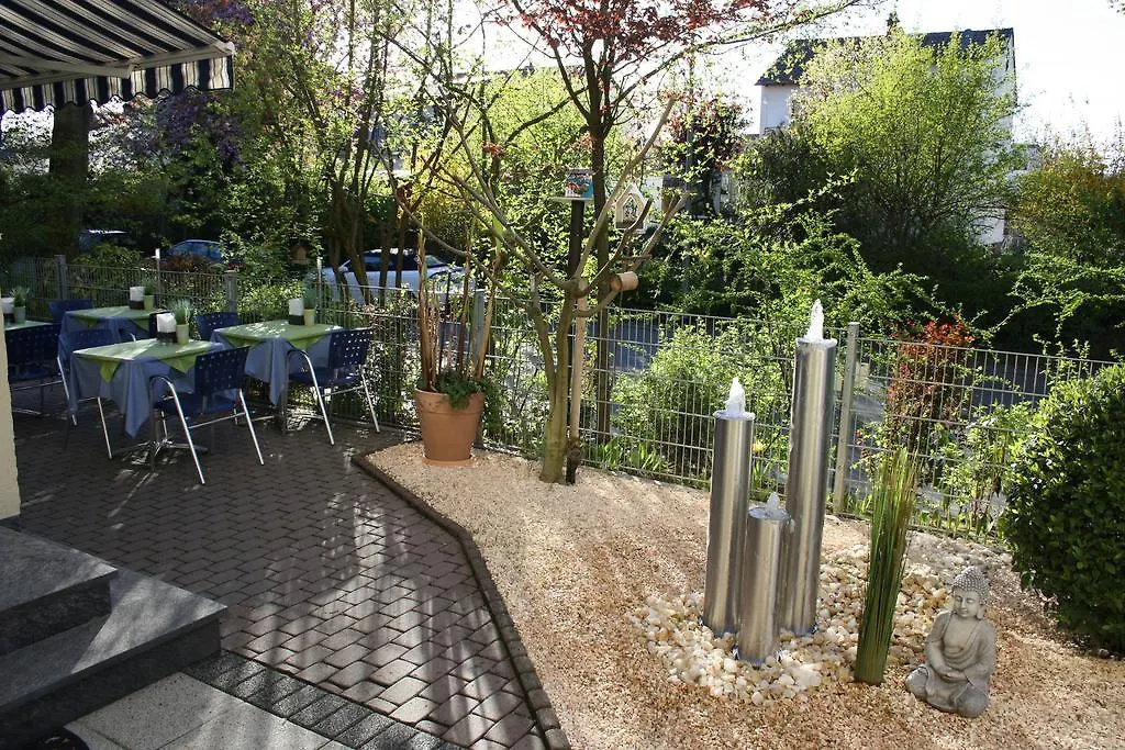 Hotel Am Schwimmbad Hattersheim am Main